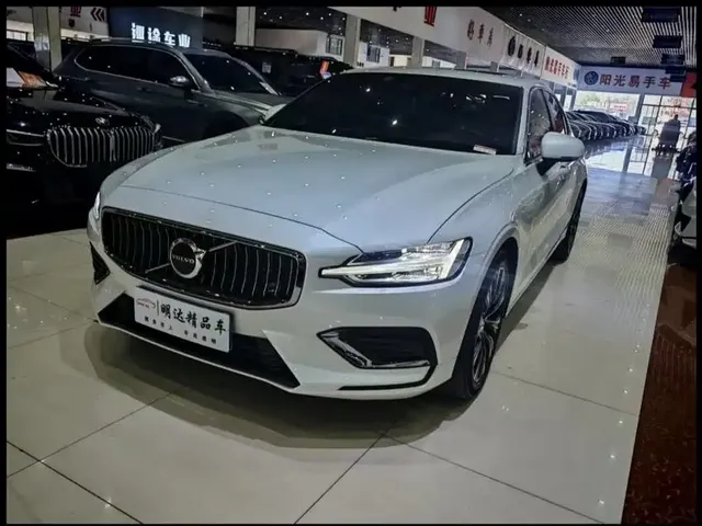 Volvo S60 2024 B4 Inscription Luxury Edition