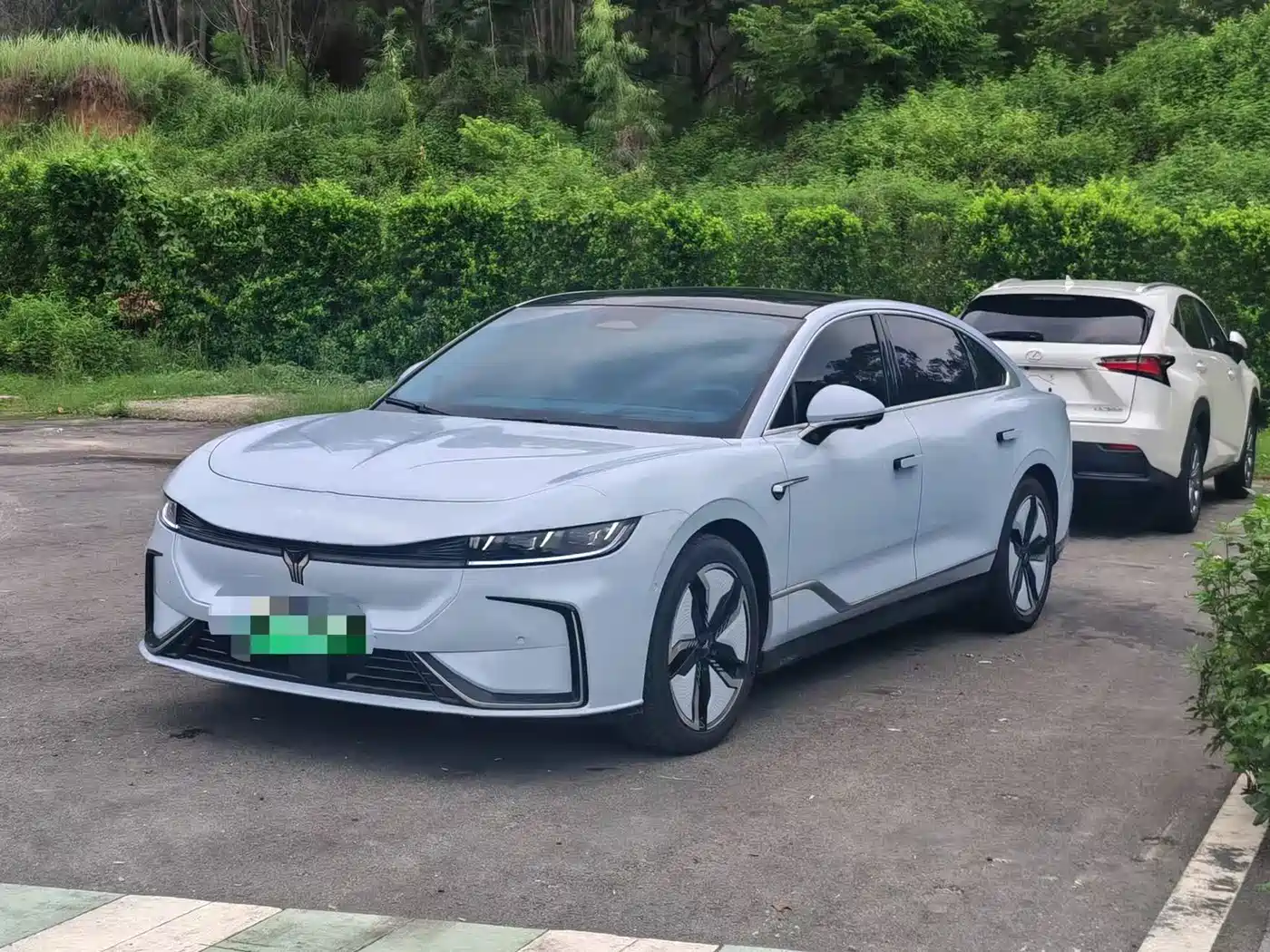 Voyah Auto VOYAH Zhuiguang 2023 4WD Flagship Edition