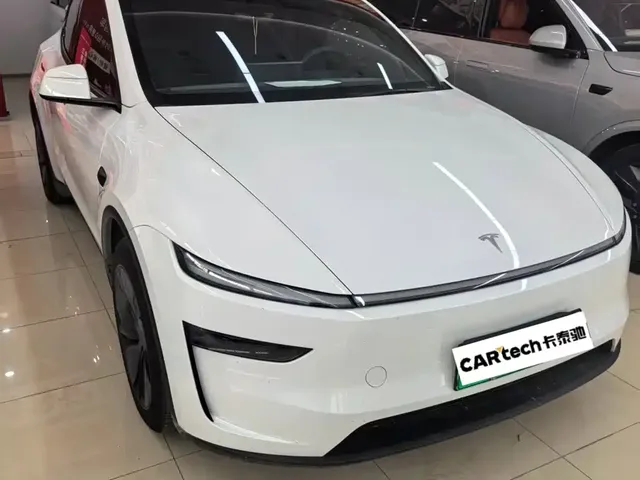 Tesla Model Y 2026 Rear-Wheel Drive