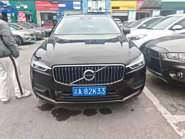 Volvo XC60 2018 T5 AWD Momentum Edition
