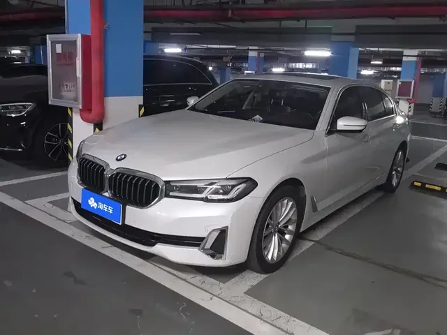 BMW 5 Series 2021 525Li Luxury Package