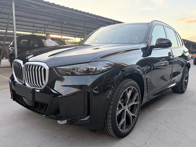 BMW X5 2026 Facelift xDrive 30Li Exclusive M Sport Shadowline Package