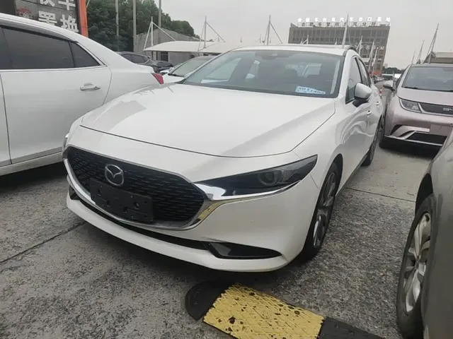 Mazda 3 Axela 2023 2.0L Automatic Premium Edition
