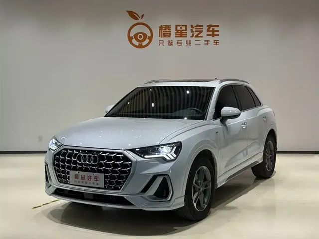Audi Q3 2024 35 TFSI Progressive Sport