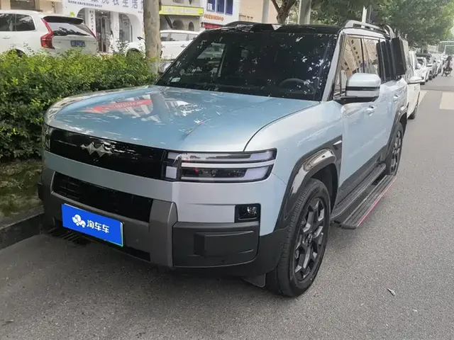 Fang Cheng Bao Titanium 7 2025 AWD Base Model