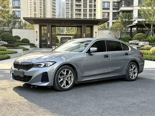 BMW i3 2022 eDrive 35 L