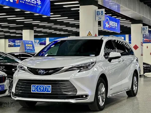 Toyota Sienna 2021 2.5L Hybrid Ultimate Edition