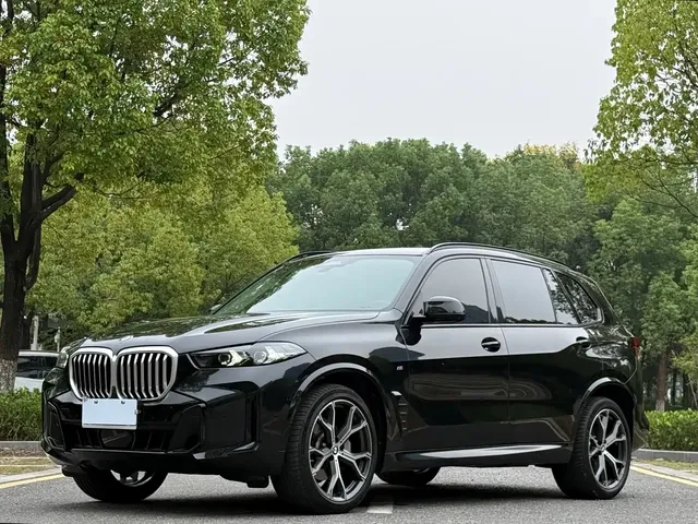 BMW X5 2023 xDrive 30Li Premium M Sport Black Night Package