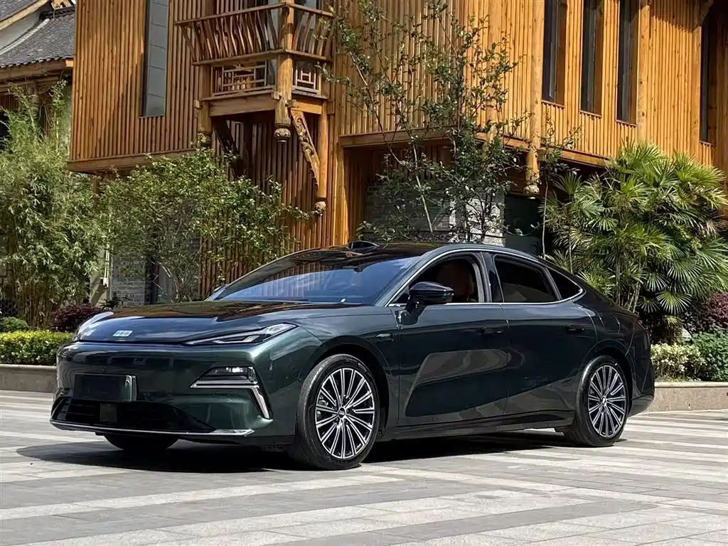 Geely Galaxy Xingyao 8 2025 130km EM-P Starship Edition