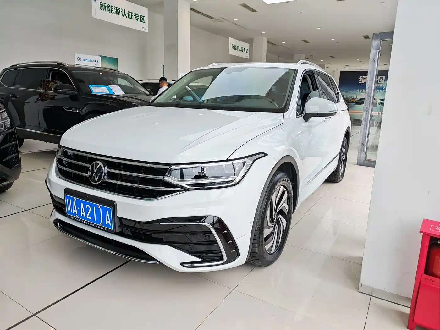 Volkswagen Tiguan L 2024 Outstanding 330TSI Auto 2WD R-Line Dragon Glory Edition