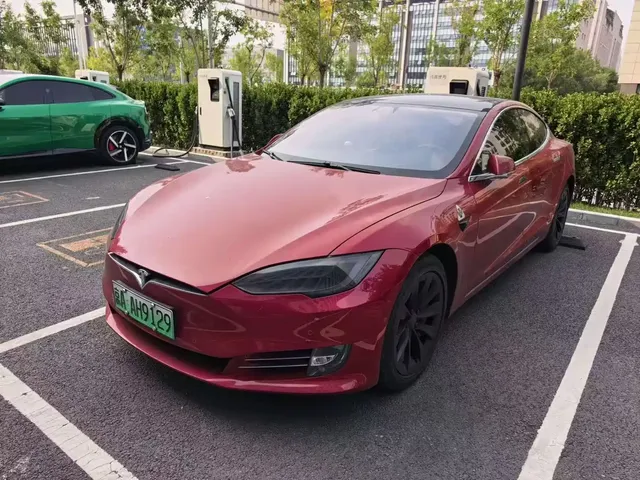 Tesla Model S 2019 Long Range Version