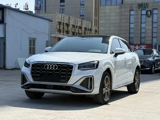 Audi Q2L 2022 35 TFSI Fashion Dynamic