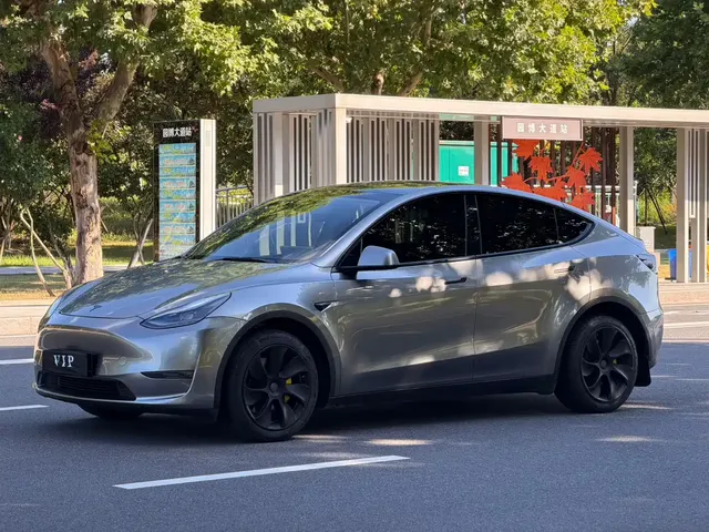 Tesla Model Y 2024 Long Range AWD