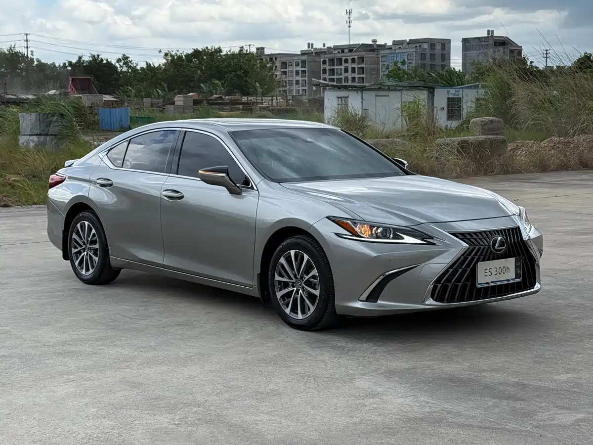Lexus ES 2022 300h Excellence Edition