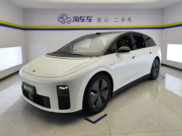 Li Auto i6 2025 2WD Base Model