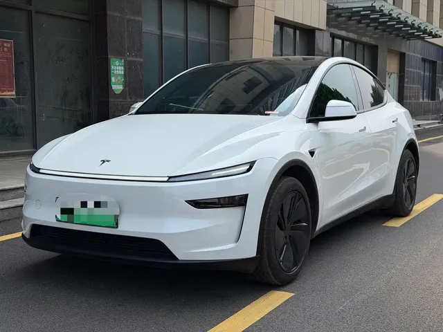 Tesla Model Y 2025 Rear-Wheel Drive