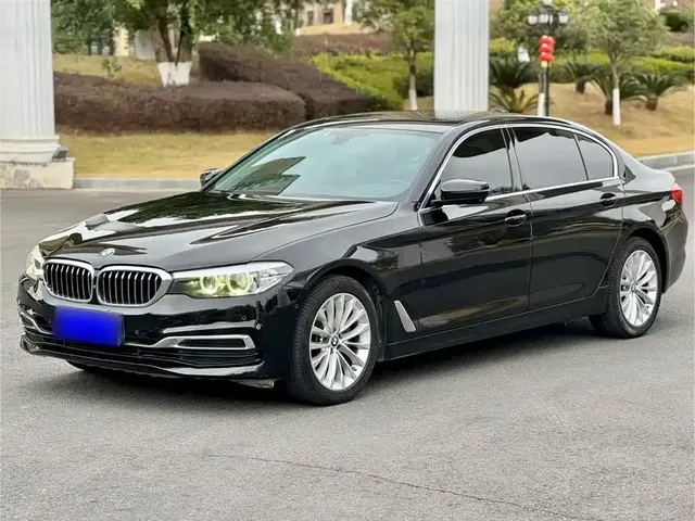 BMW 5 Series 2019 Facelift 525Li Luxury Package
