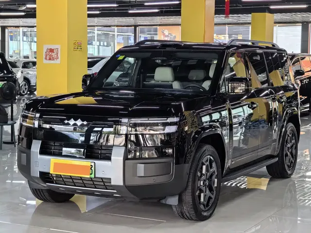 Fang Cheng Bao Titanium 7 2025 AWD Base Model