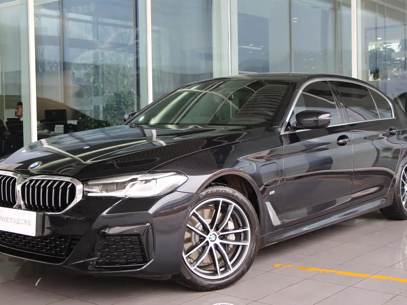 BMW 5 Series New Energy 2022 535Le M Sport Package
