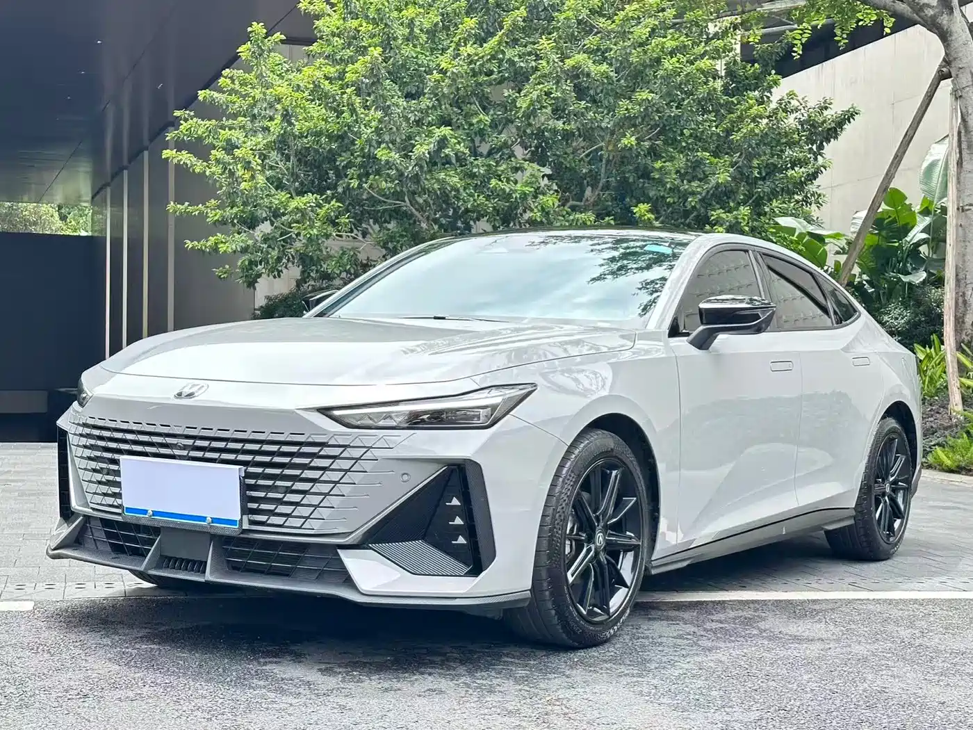 Changan UNI-V 2023 1.5T Luxury Edition