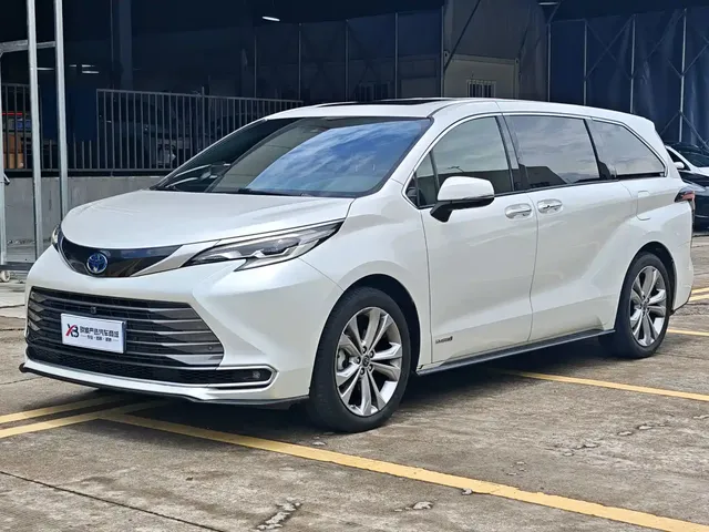 Toyota Sienna 2023 2.5L Hybrid Premium Edition