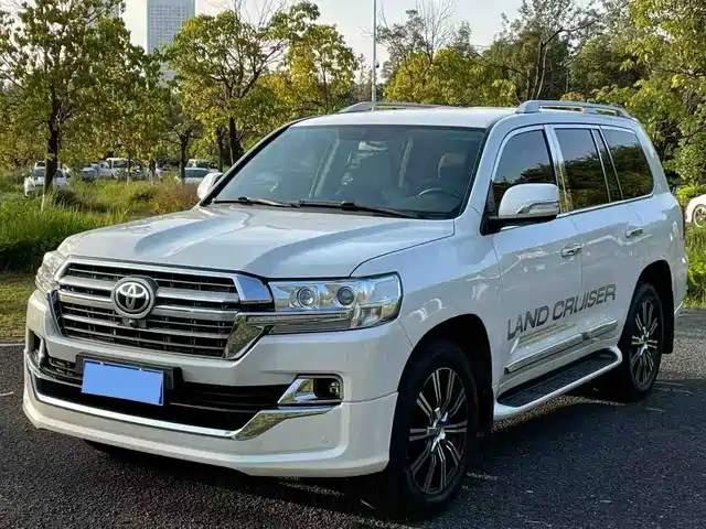 Toyota Land Cruiser (Import), 2020