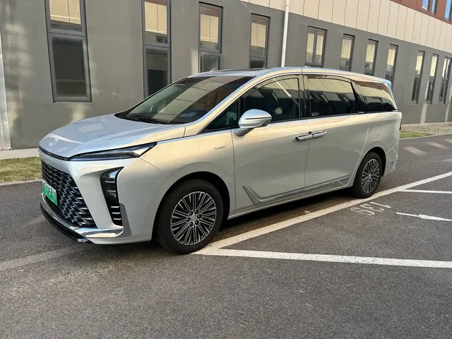 Buick GL8 New Energy 2024 Landglory Smart Enjoy Edition 7-Seater