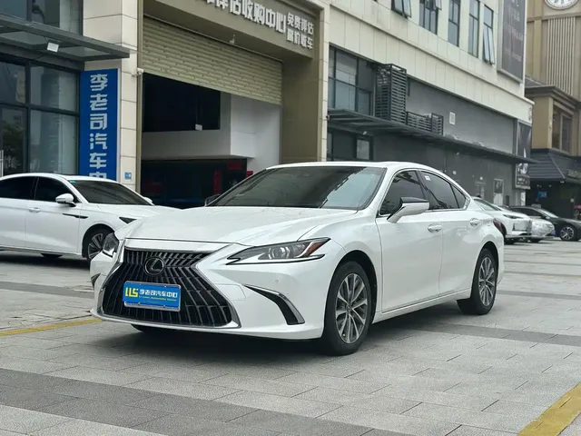 Lexus ES 2022 200 Excellence Edition