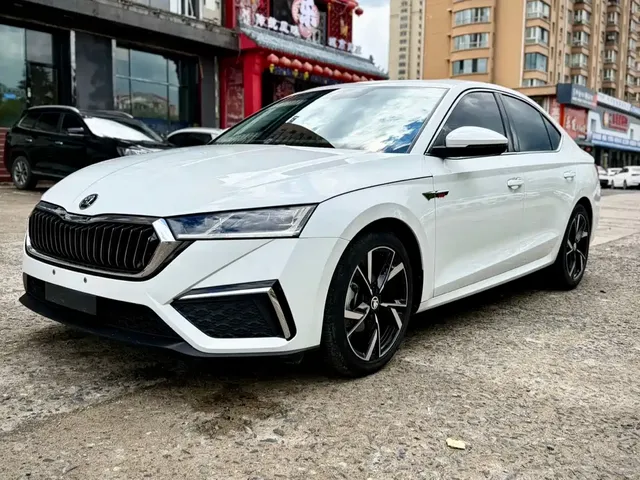 Škoda Octavia 2023 Facelift PRO TSI280 Premium Edition