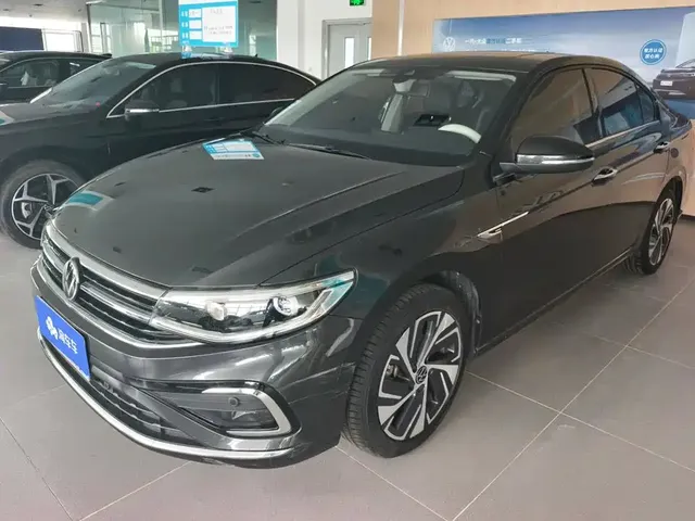 Volkswagen Bora 2023 300TSI DSG Premium Edition