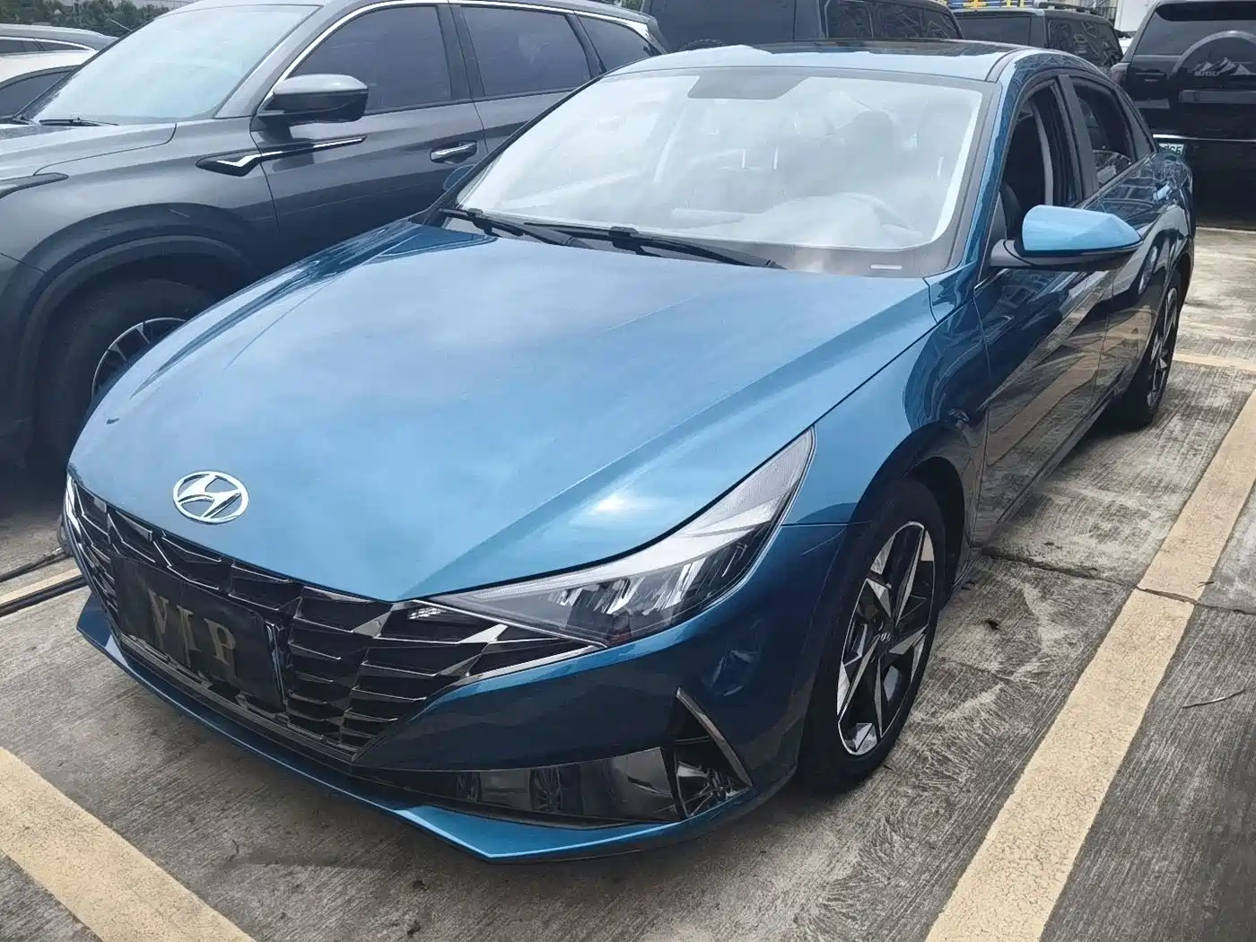 Hyundai Elantra 2022 1.5L CVT GLS Leading Edition