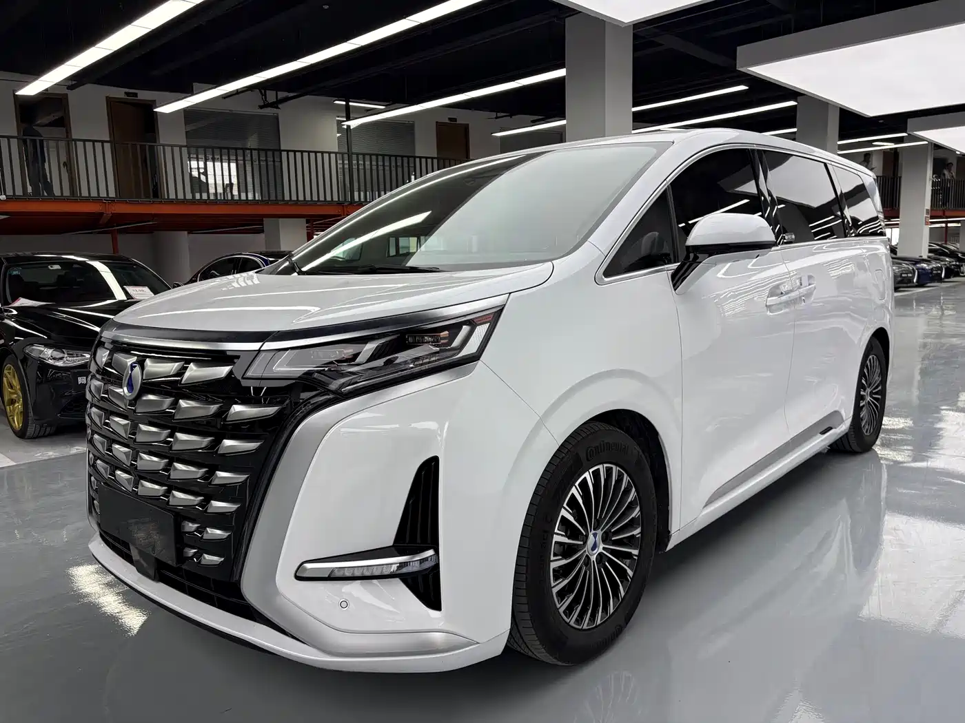 Denza D9 2024 DM-i 980 AWD Prestige