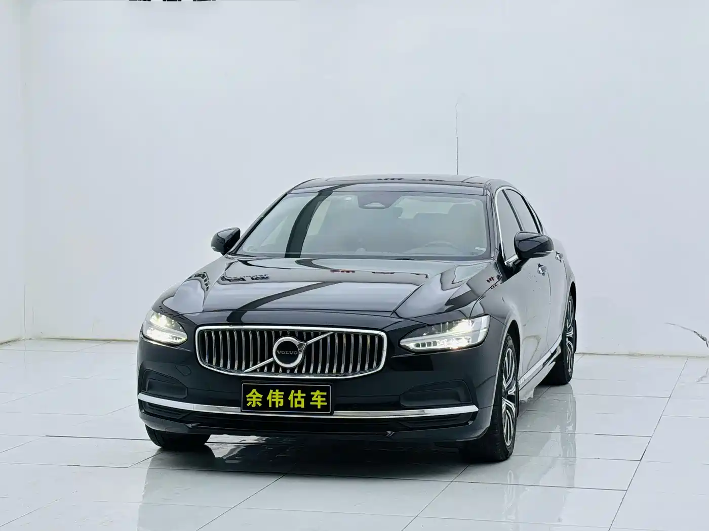 Volvo S90 2021 Model B5 Momentum Luxury Edition