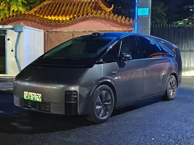 Li Auto MEGA 2024 Ultra