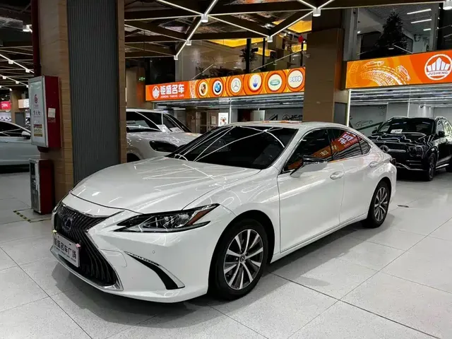 Lexus ES 2020 Model 260 Excellence Edition