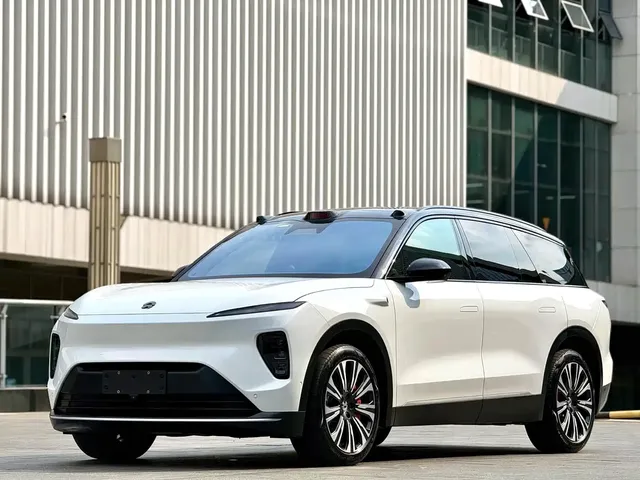 NIO ES8 2023 75kWh Executive Edition