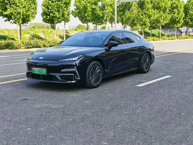 Geely Galaxy Xingyao 8 2025 130km EM-i Premium Edition