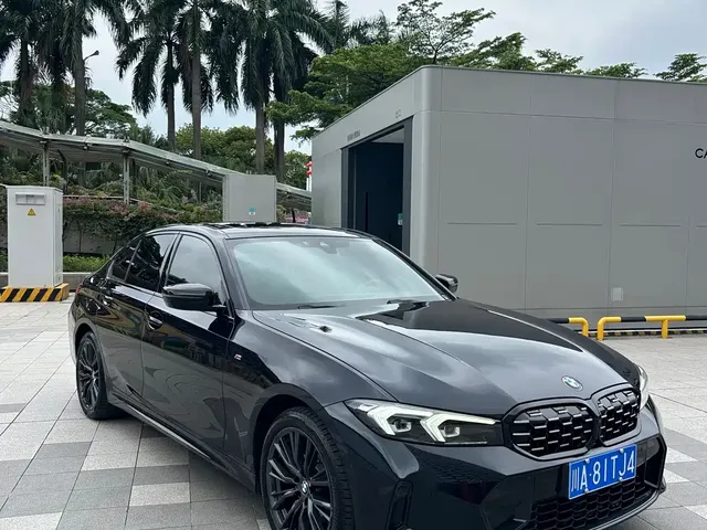 BMW 3 Series 2023 325i M Sport Black Night Package