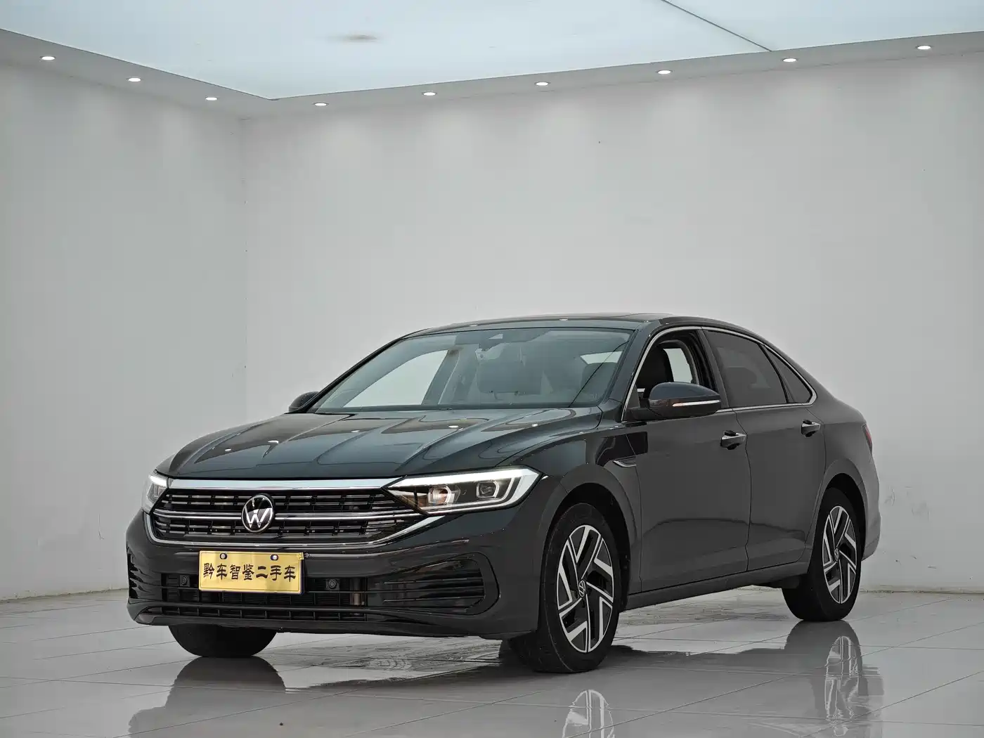 Volkswagen Sagitar 2024 300TSI DSG Surpass Edition