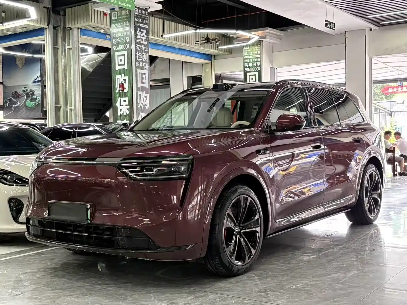 AITO Wenjie AITO M8 2025 Extended Range Ultra 53.4kWh 6-Seater