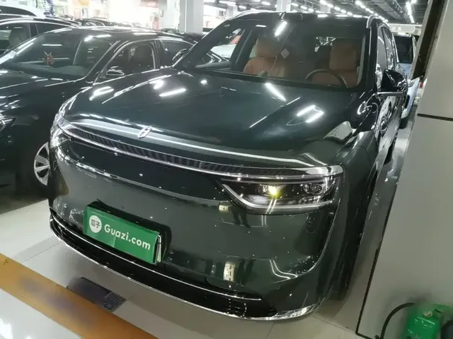 AITO Wenjie AITO M8 2025 Extended Range Ultra 53.4kWh 6-Seater