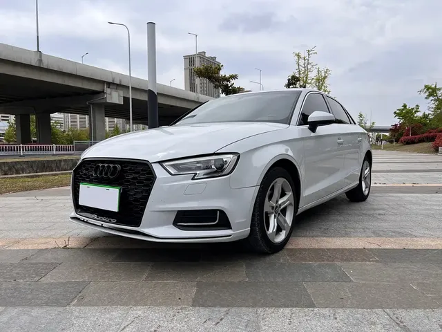Audi A3 2019 Limousine 35 TFSI Progressive China VI