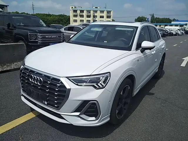 Audi Q3 2023 35 TFSI Fashion Dynamic (1.4T)