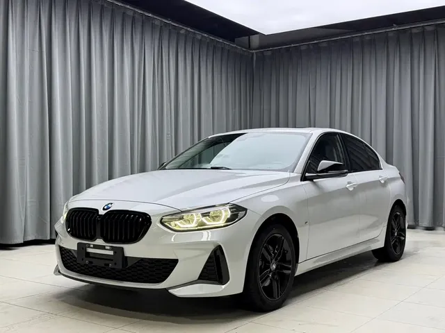 BMW 1 Series 2022 120i M Sport Shadow Edition