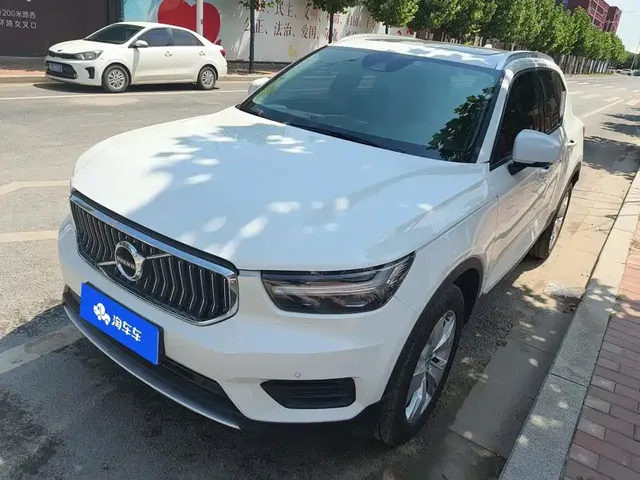 Volvo XC40 2021 Model T4 AWD Smart Drive Fashion Edition