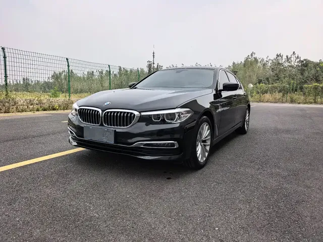 BMW 5 Series 2019 525Li Luxury Package