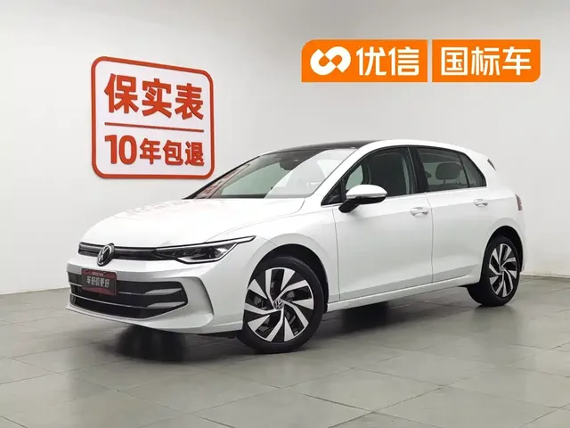 Volkswagen Golf 2026 300TSI Pro