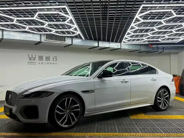 Jaguar XFL 2024 2.0T P300 AWD Flagship Sport Gilded Edition