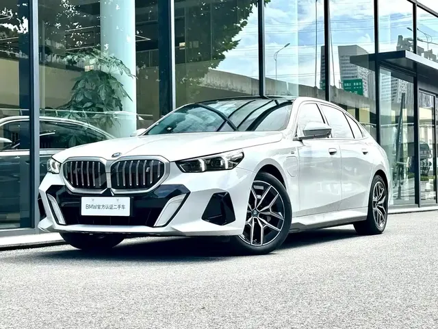BMW i5 2024 eDrive 35L Premium Model M Sport Package