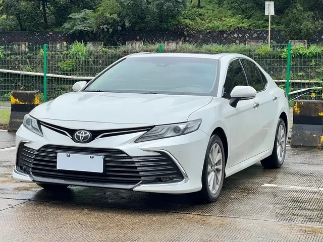 Toyota Camry 2021 2.0G Luxury Edition